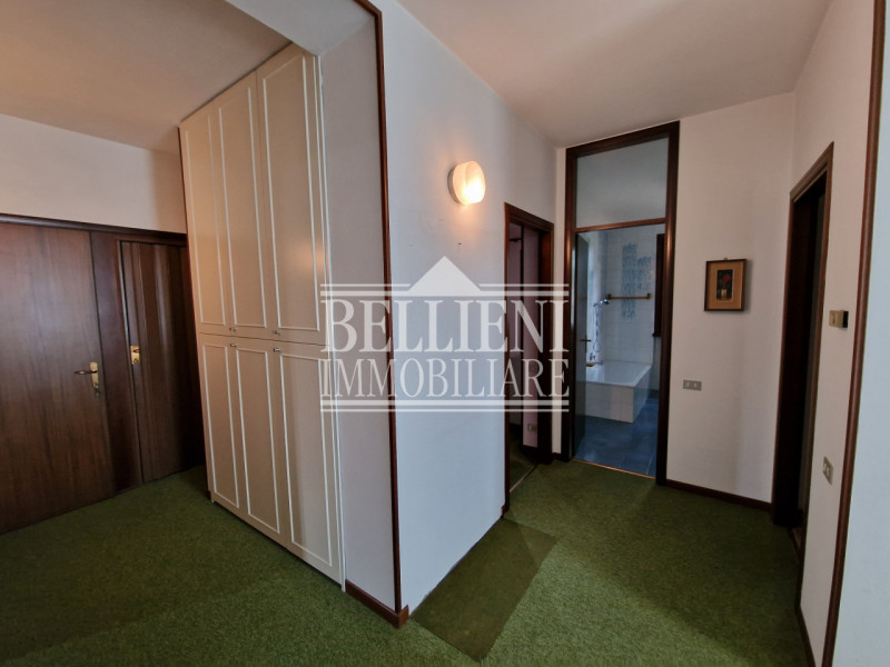 CALDOGNO - In zona ben servita e a breve distanza dal centro storico, proponiamo una villa indipe...