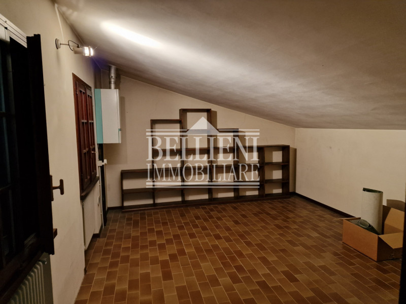 CALDOGNO - In zona ben servita e a breve distanza dal centro storico, proponiamo una villa indipe...