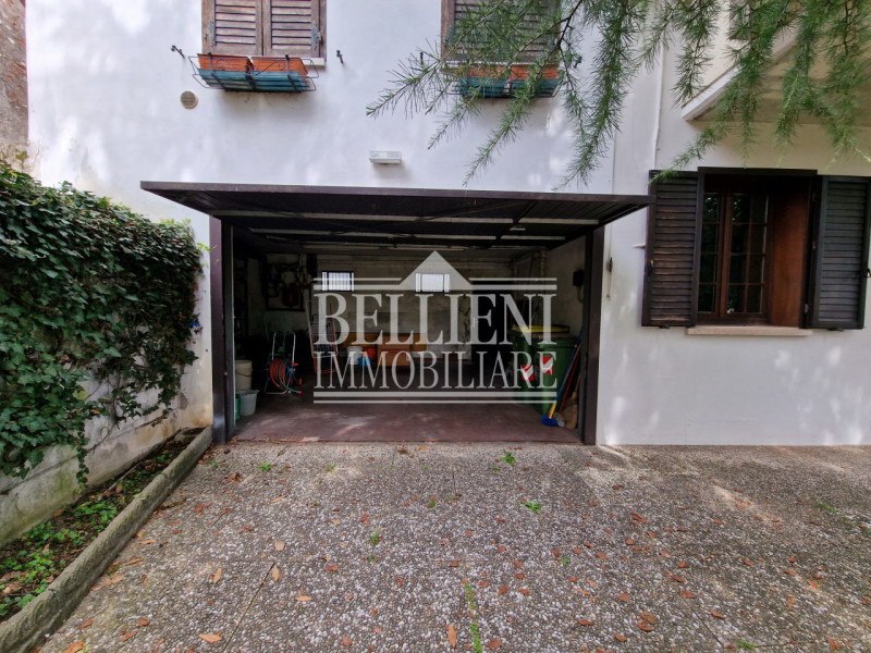 CALDOGNO - in zona ben servita prossima al centro storico proponiamo immobile indipendente con gi...