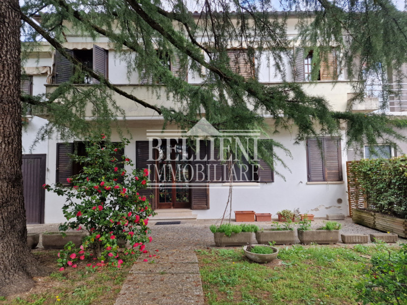 CALDOGNO - in zona ben servita prossima al centro storico proponiamo immobile indipendente con gi...