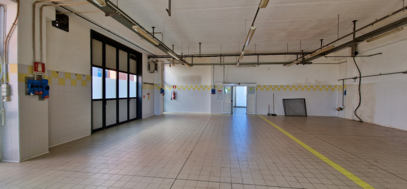 ABANO TERME - RIF. 299MAT  - TEL 0444310220

-Capannone a destinazione artigianale.
-Pertinenza c...