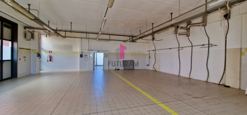 ABANO TERME - RIF. 299MAT  - TEL 0444310220

-Capannone a destinazione artigianale.
-Pertinenza c...