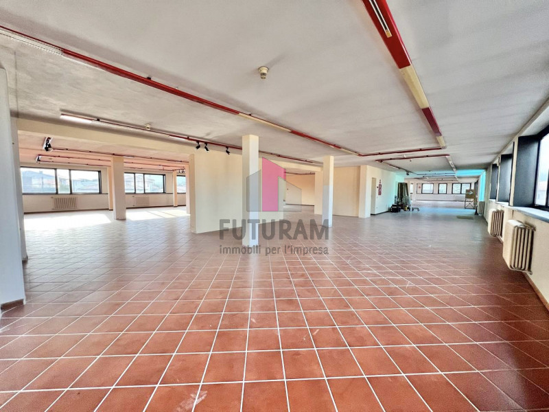 BASSANO DEL GRAPPA - RIF.18BRU-FUTURAM - PER INFO 0444/310220 - 392/9183796


SU STRADA AD ALTA P...