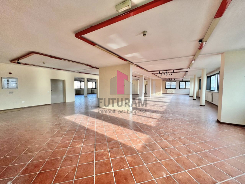 BASSANO DEL GRAPPA - RIF.18BRU-FUTURAM - PER INFO 0444/310220 - 392/9183796


SU STRADA AD ALTA P...