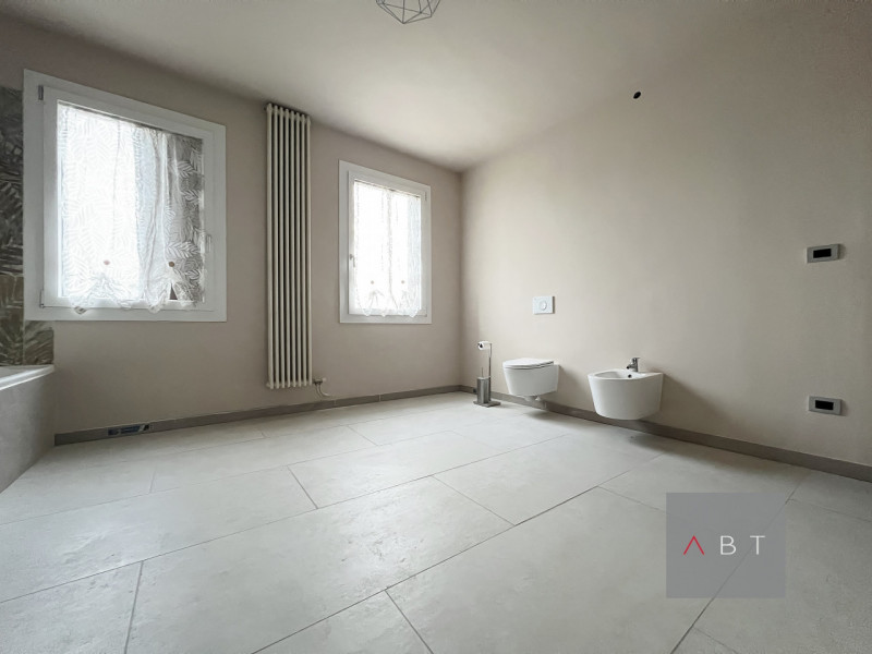 Situata nella frazione di Paviola, casa singola composta di: ingresso, cucina-pranzo, soggiorno, ...