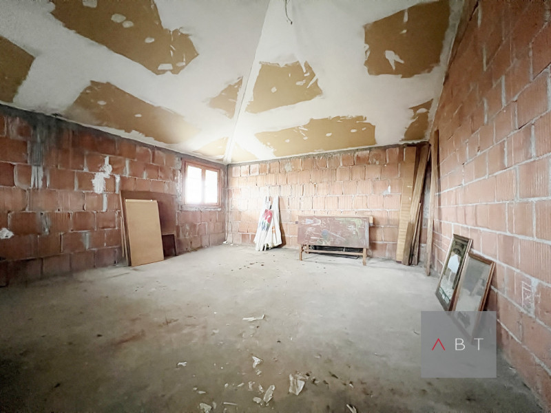 Situata nella frazione di Paviola, casa singola composta di: ingresso, cucina-pranzo, soggiorno, ...