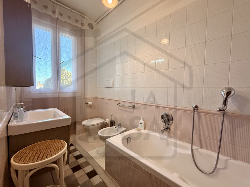 ABANO TERME - In pieno centro ad Abano Terme, in una delle zone più comode e ricercate della citt...