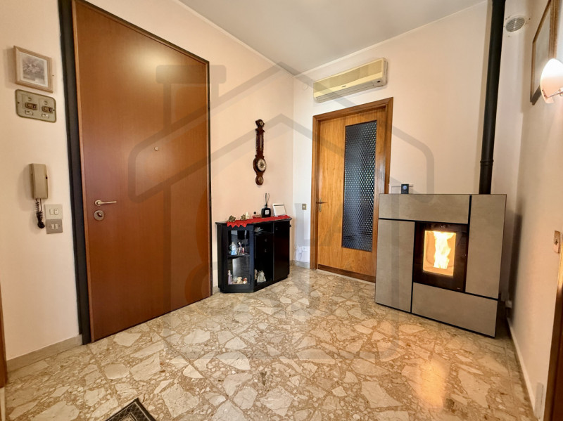 ABANO TERME - In pieno centro ad Abano Terme, in una delle zone più comode e ricercate della citt...