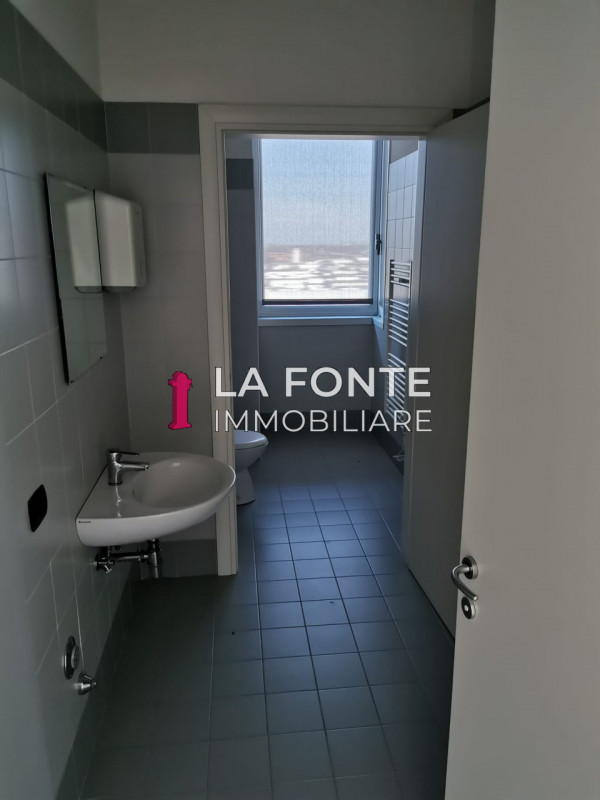 Padova, Camin, Prestigiosi Uffici di 330 e 450 mq, Pavimento Flottante e Parcheggi Privati, 330 m...