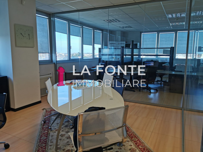 Padova, Camin, Prestigiosi Uffici di 330 e 450 mq, Pavimento Flottante e Parcheggi Privati, 330 m...