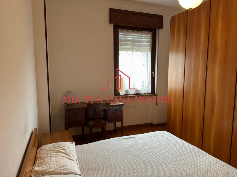 CHIESANUOVA: Stanza singola per lavoratori in appartamento condiviso; L'immobile si compone di in...