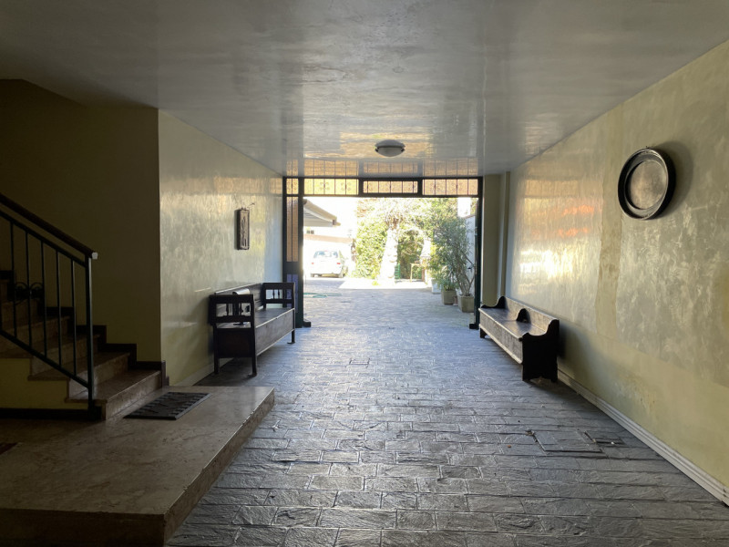 Vendesi appartamento ristrutturato nel 2008 ultimo piano su palazzetto storico in Zona centrale. ...