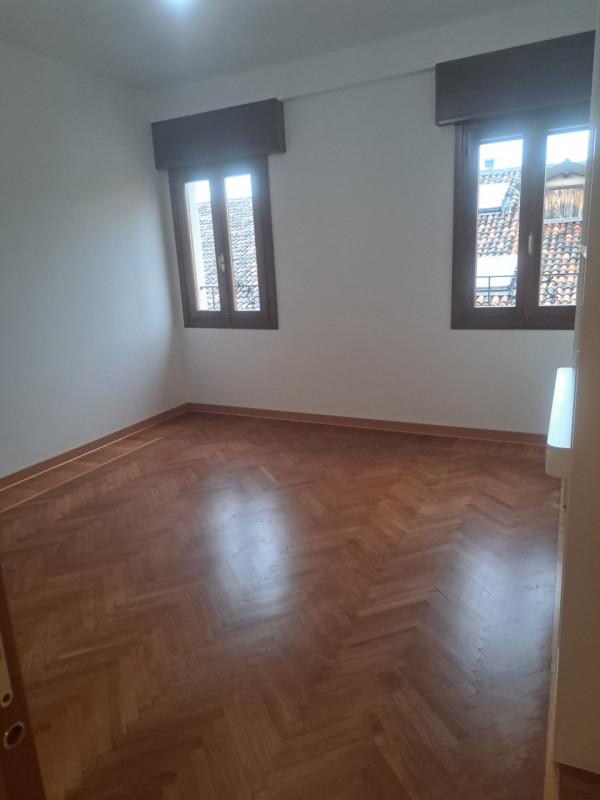 santa croce-prato della valle, vendesi appartamento sito al terzo e ultimo piano (NO ASCENSORE) o...