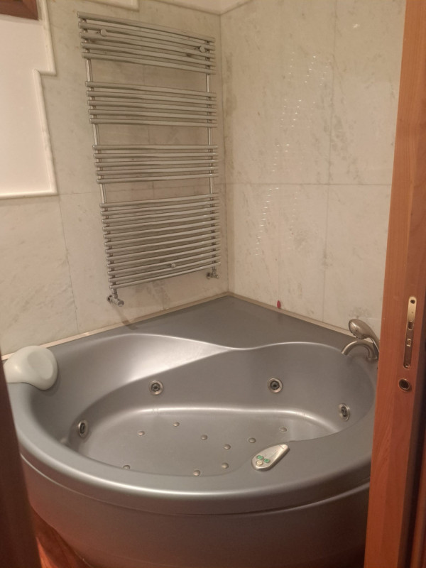 santa croce-prato della valle, vendesi appartamento sito al terzo e ultimo piano (NO ASCENSORE) o...