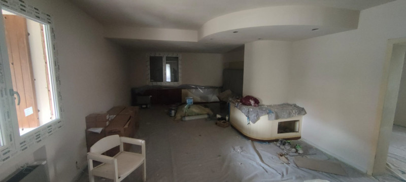 Interessante villa singola in vendita nel quartiere verde e tranquillo di San Biagio, a Teolo. L'...