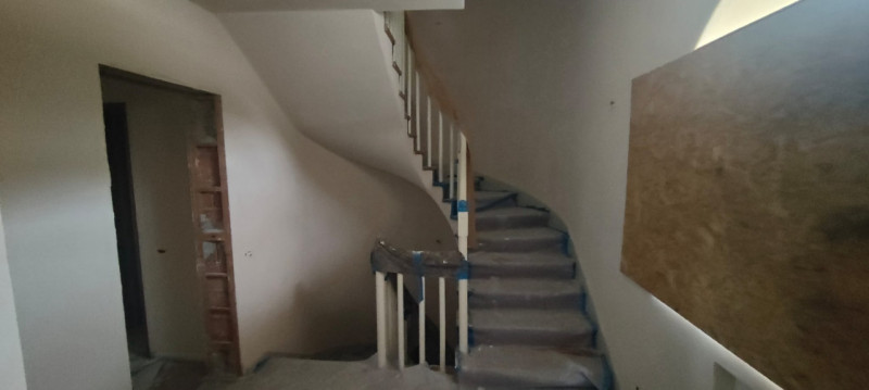 Interessante villa singola in vendita nel quartiere verde e tranquillo di San Biagio, a Teolo. L'...