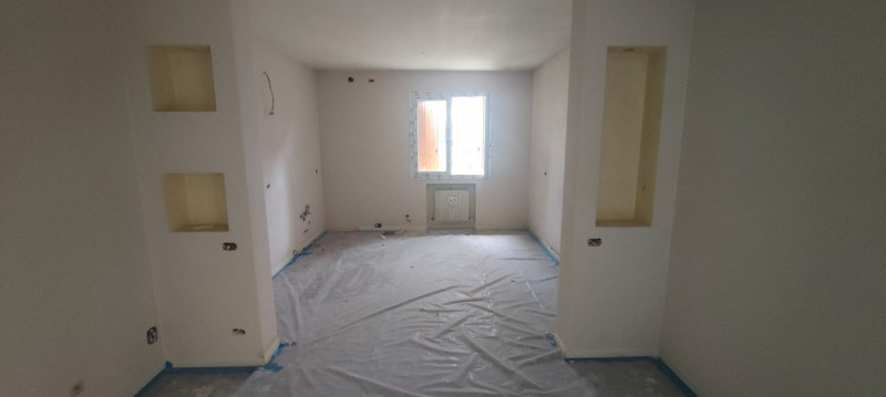 Interessante villa singola in vendita nel quartiere verde e tranquillo di San Biagio, a Teolo. L'...