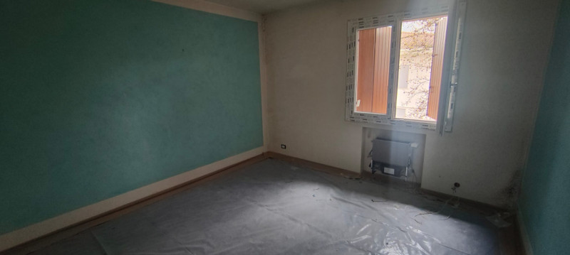 Interessante villa singola in vendita nel quartiere verde e tranquillo di San Biagio, a Teolo. L'...