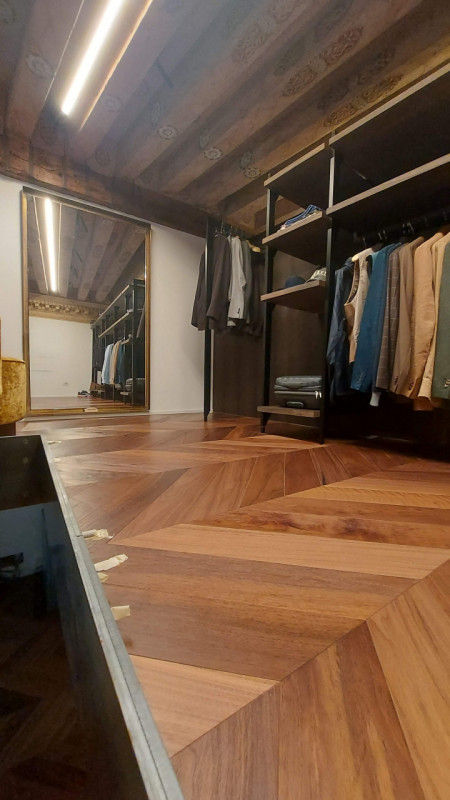 Spettacolare unità restaurata, su palazzo antico, piano nobile più mansardato, oltre a annesso lo...