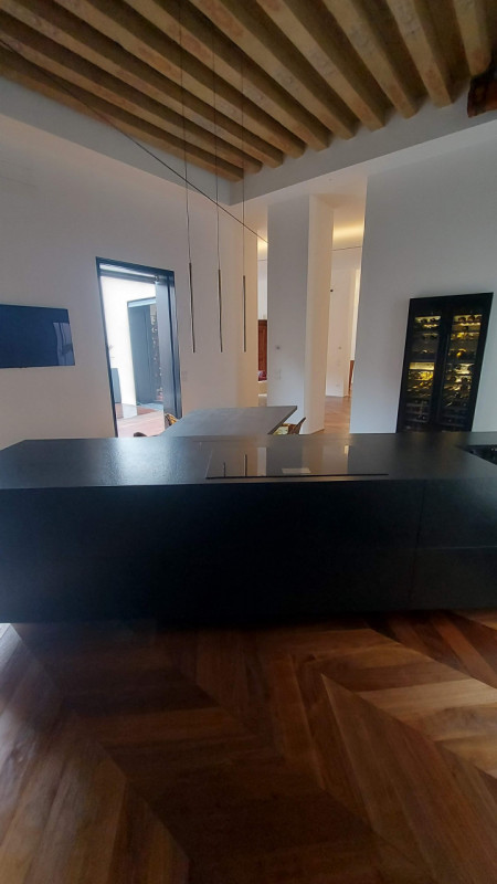 Spettacolare unità restaurata, su palazzo antico, piano nobile più mansardato, oltre a annesso lo...