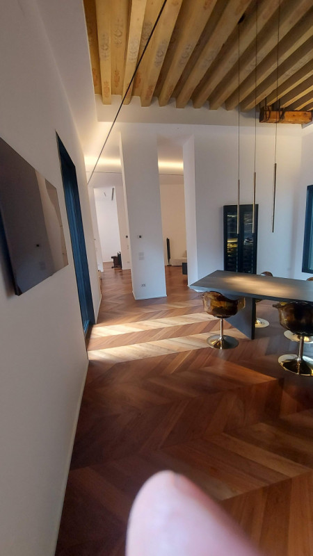 Spettacolare unità restaurata, su palazzo antico, piano nobile più mansardato, oltre a annesso lo...