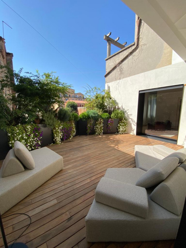 Spettacolare unità restaurata, su palazzo antico, piano nobile più mansardato, oltre a annesso lo...