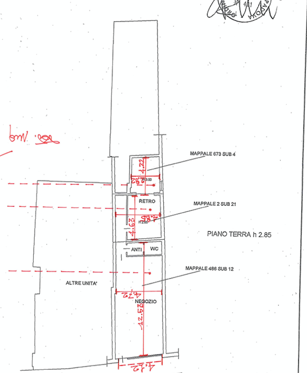 Spettacolare unità restaurata, su palazzo antico, piano nobile più mansardato, oltre a annesso lo...