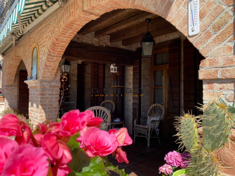 (Per INFO Mara 3481536890) Nelle campagne del trevigiano, a Motta di Livenza, immersa in un parco...