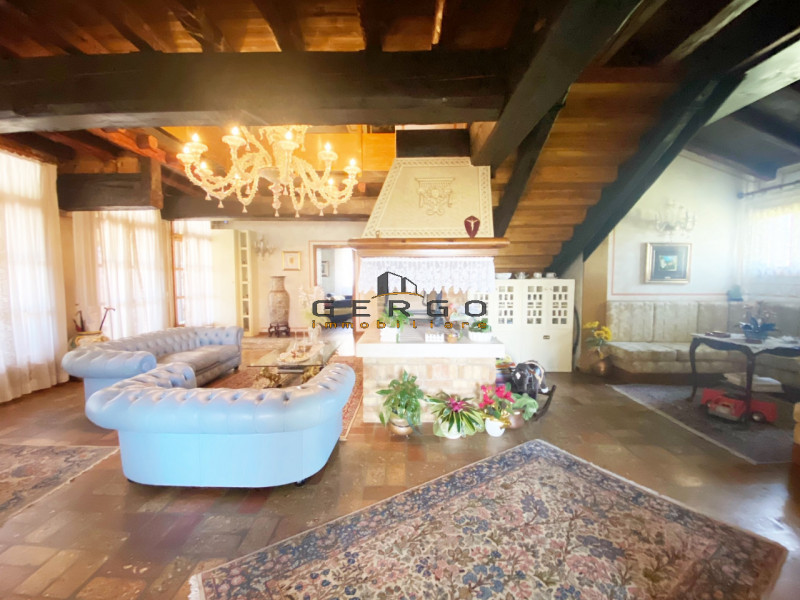 (Per INFO Mara 3481536890) Nelle campagne del trevigiano, a Motta di Livenza, immersa in un parco...