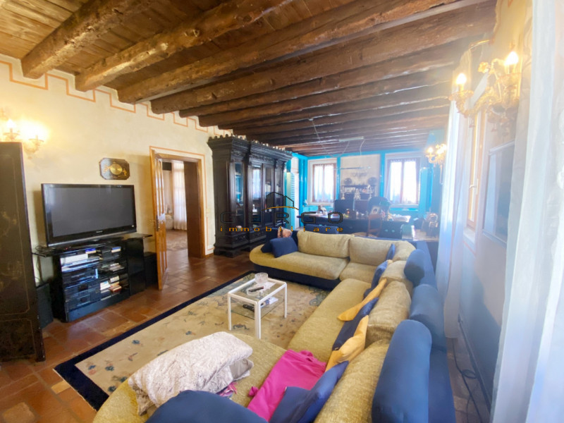 (Per INFO Mara 3481536890) Nelle campagne del trevigiano, a Motta di Livenza, immersa in un parco...