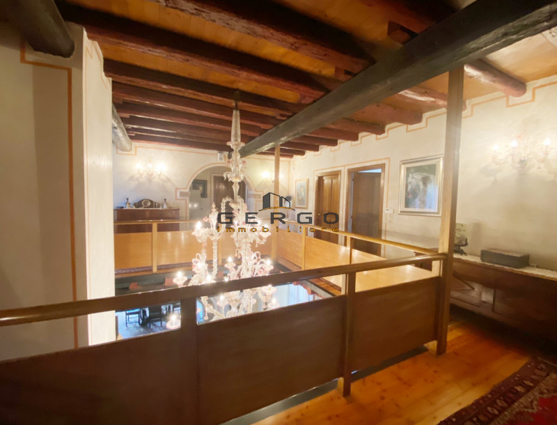 (Per INFO Mara 3481536890) Nelle campagne del trevigiano, a Motta di Livenza, immersa in un parco...