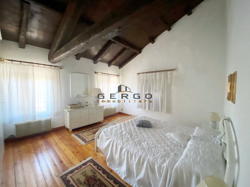 (Per INFO Mara 3481536890) Nelle campagne del trevigiano, a Motta di Livenza, immersa in un parco...