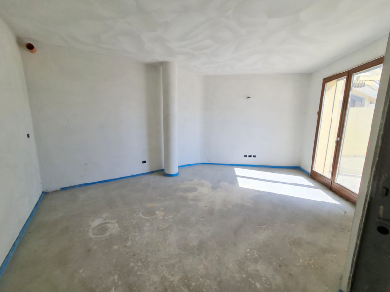 Scopri un attico esclusivo nel cuore di Montegrotto Terme, situato in Corso Delle Terme e disponi...