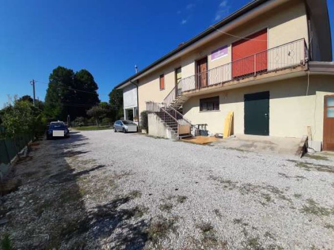 RIF. A.A.386-218

Vendita all'asta - bifamiliare in data 29 gennaio 2026

Descrizione immobili : ...