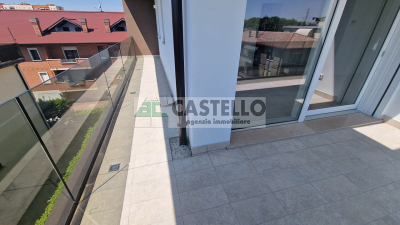 Ultima opportunità a San Carlo: esclusivo attico con maxi terrazzo e tecnologie all’avanguardia!
...