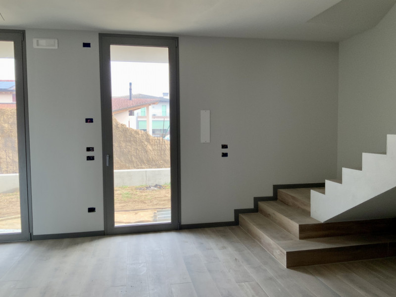 Proponiamo in vendita a San Martino di Lupari, a pochi passi dal centro di San Martino di Lupari,...