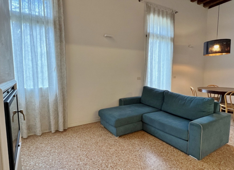 DELIZIOSO MIDI COMPLETAMENTE ARREDATO NEL CUORE DI VICENZA, A POCHI PASSI DAL TEATRO OLIMPICO - R...