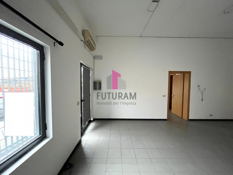 Rif: 413MIC - LIMENA - rif.184MICOL - Per info 3473209826 - In zona industriale e comodo all'auto...