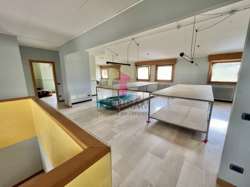 MAROSTICA - RIF.23BRU-FUTURAM PER INFO 0444/310220 - 392/9183796

IN ZONA DI FORTE PASSAGGIO, A M...