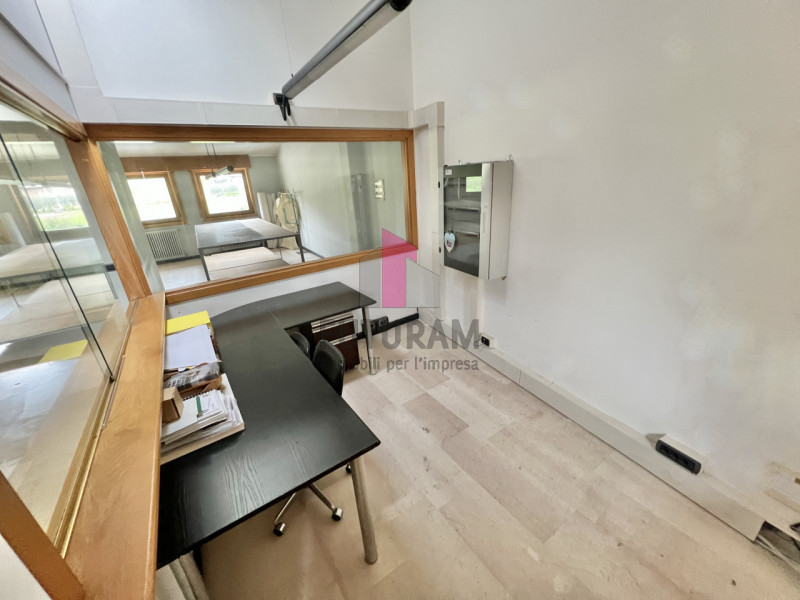 MAROSTICA - RIF.23BRU-FUTURAM PER INFO 0444/310220 - 392/9183796

IN ZONA DI FORTE PASSAGGIO, A M...