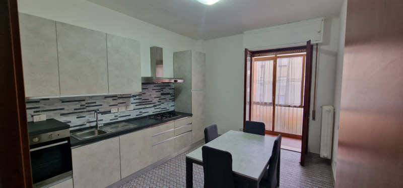 Prato Affitto Appartamento trilocale