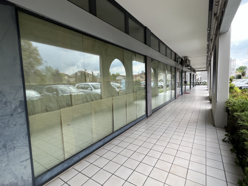 Sarmeola di Rubano (PD):

Situato in una posizione strategica, tra la statale PD-VI e via dei Com...