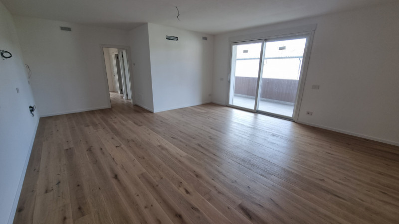 Teolo, Bresseo, proponiamo Appartamento al piano primo con terrazza vista colli.
Nuova palazzina ...