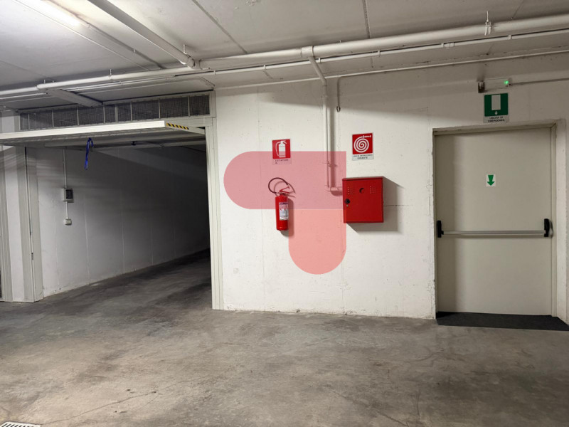 Scoprite questo affascinante appartamento di 80 mq con accesso indipendente, situato nel centro s...