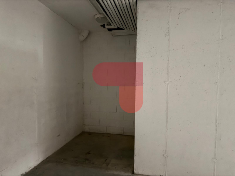 Scoprite questo affascinante appartamento di 80 mq con accesso indipendente, situato nel centro s...