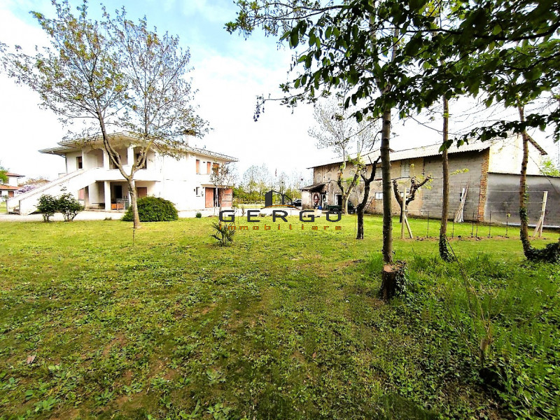 (Per INFO Mattias 3494222146) A Pramaggiore, in piena zona doc Lison - Pramaggiore, si propone in...