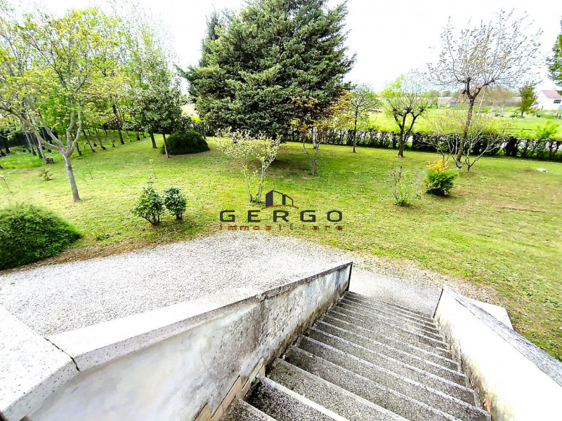 (Per INFO Mattias 3494222146) A Pramaggiore, in piena zona doc Lison - Pramaggiore, si propone in...