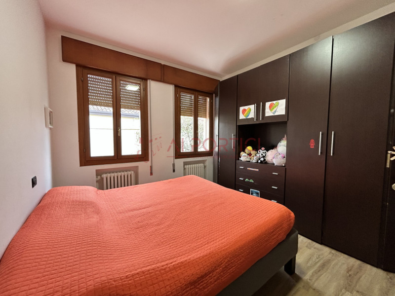 PIOVE DI SACCO centro storico – APPARTAMENTO arredato solo di cucina + tavolo/sedie situato nel C...