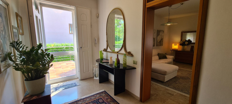 Se stai cercando una casa spaziosa, confortevole e in ottimo stato, questa villetta bifamiliare r...