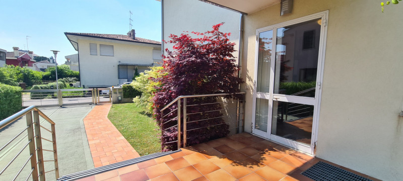 Se stai cercando una casa spaziosa, confortevole e in ottimo stato, questa villetta bifamiliare r...